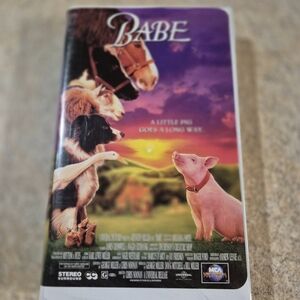 Universal Babe DVD - Heartwarming Family Adventure Vintage In Clam Shell Case.